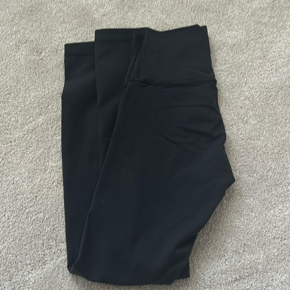 Lululemon black wunder under leggings
